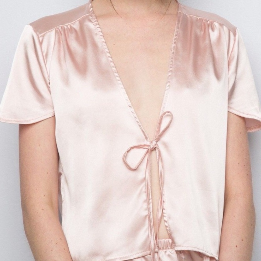 NWOT brandy Melville silk top